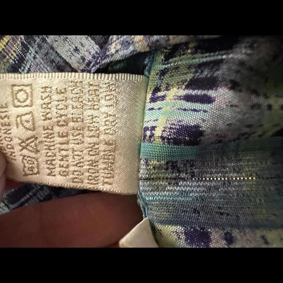 Caviar Women's Printed Button-Up Shirt - Medium - Picture 4 of 4